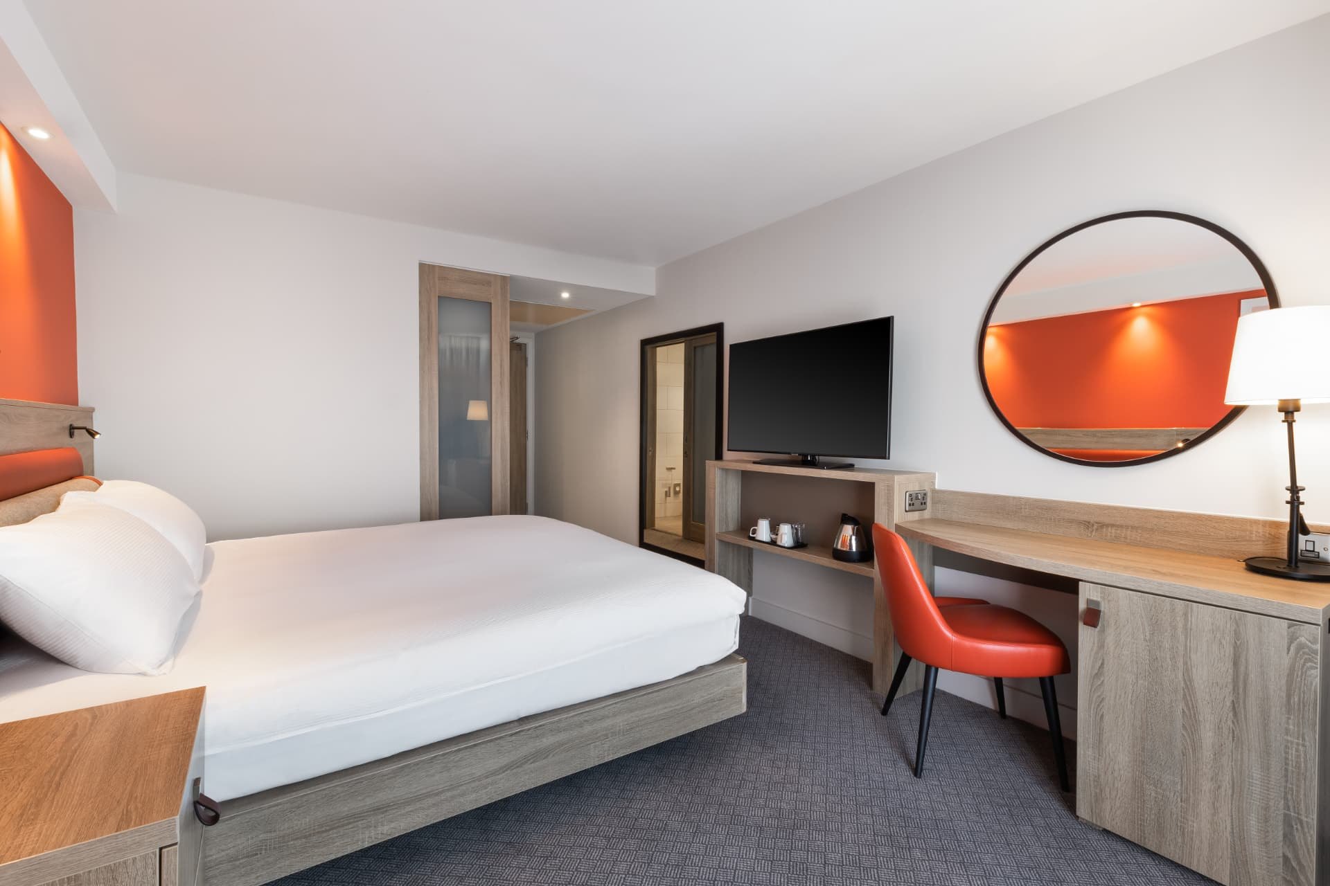 King guest room at Hampton by Hilton Torquay